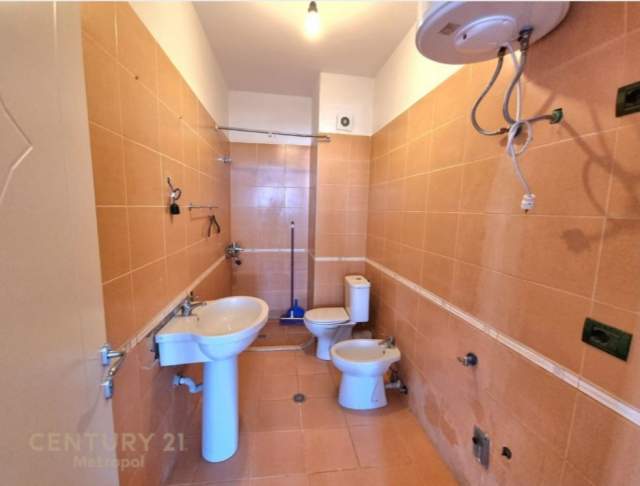 Tirane, shitet 2+1+BLK Kati 2, 109 m² 75.000 Euro