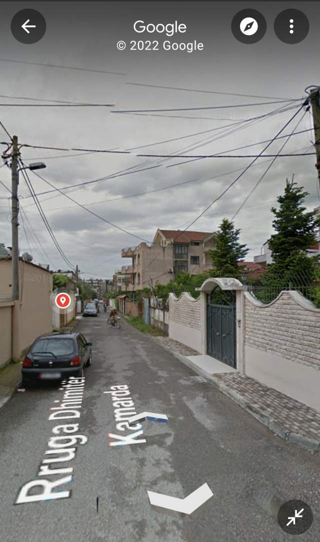 Truall per Pallat, Tirane