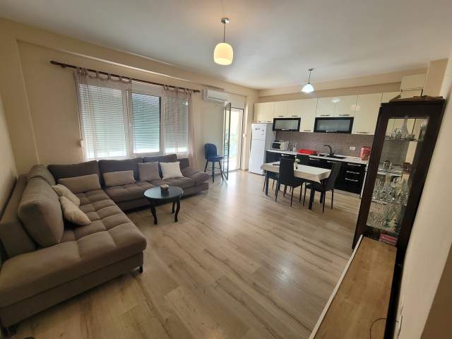 Tirane, jepet me qera apartament 2+1+BLK Kati 3, 97 m² 500 Euro (Rruga hamdi sina)