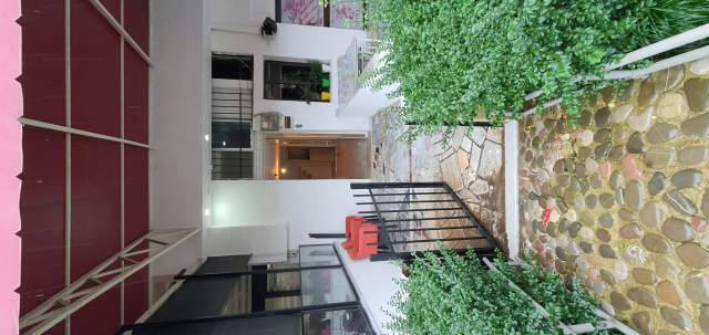 Tirane, jepet me qera dyqan Kati 0, 40 m² 30.000 Leke (Kombinat)