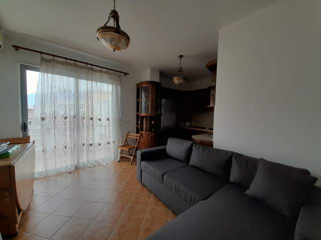 Tirane, jepet me qera apartament 2+1+BLK Kati 7, 90 m² 370 Euro (Mine peza)