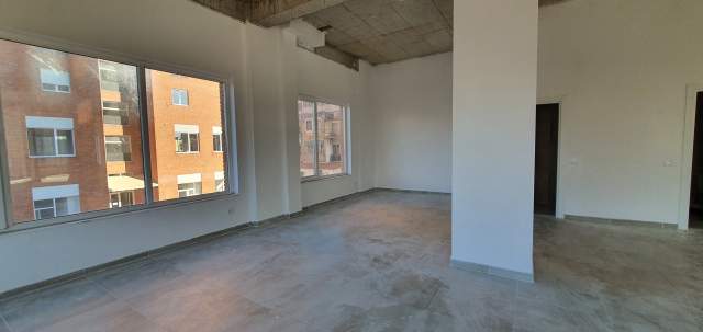Tirane, jepet me qera ambjent biznesi Kati 1, 200 m² 1.500 Euro (17 marsi)