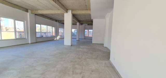 Tirane, jepet me qera ambjent biznesi Kati 1, 200 m² 1.500 Euro (17 marsi)