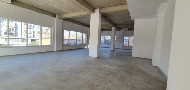 Tirane, jepet me qera ambjent biznesi Kati 1, 200 m² 1.500 Euro (17 marsi)