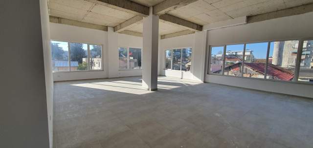 Tirane, jepet me qera ambjent biznesi Kati 1, 200 m² 1.500 Euro (17 marsi)