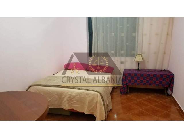 Tirane, jepet me qera Kati 2, 70 m² 350 Euro (Fresku)