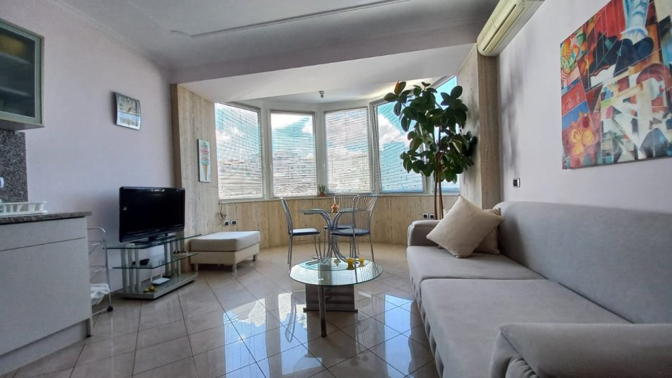 Tirane, jepet me qera apartament 1+1 Kati 4, 60 m² 600 € (Blloku)