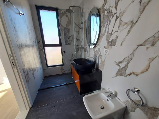 Tirane, jepet me qera apartament 3+1+BLK Kati 8,  110 m² 65.000 Leke (LAPRAKE)
