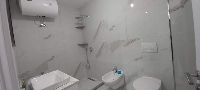 Tirane, shes ambjent biznesi Kati 0, 75 m² 115.000 Euro (artan lenja)