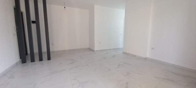 Tirane, shes ambjent biznesi Kati 0, 75 m² 115.000 Euro (artan lenja)