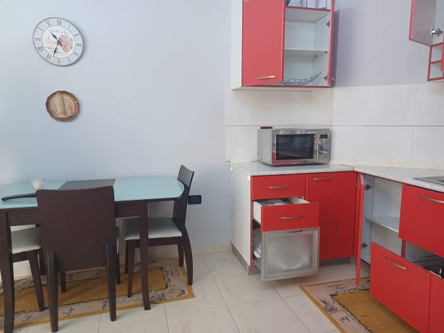 Tirane, jepet me qera apartament 2+1+A+BLK Kati 2, 750 Euro (BULEVARDI ZOGU I 1)