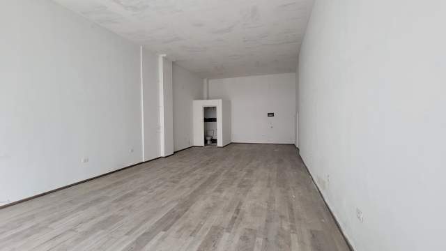 Tirane, jepet me qera dyqan Kati 0, 64 m² 400 Euro (Yzberisht)