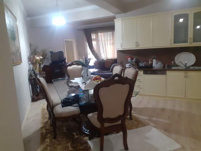 Tirane, shitet apartament 3+1. Sip 136 m². Cmimi 270.000 Euro (Rruga e Kavajes  afer Qendres Glob.)