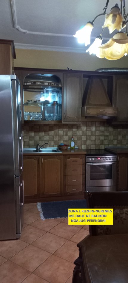 Tirane,Shitet Super-Okazion Apart bollshëm tip 3+1,kat 4,pallat ekzistus, siperfaqa 140m², Cmimi 1'000 €/m², në rr.A.Demi, tek Sh "Kushtrimi Lirisë",100m Lana/Maternitetit Ri dhe 300m nga Ura Brrylit/Unaza