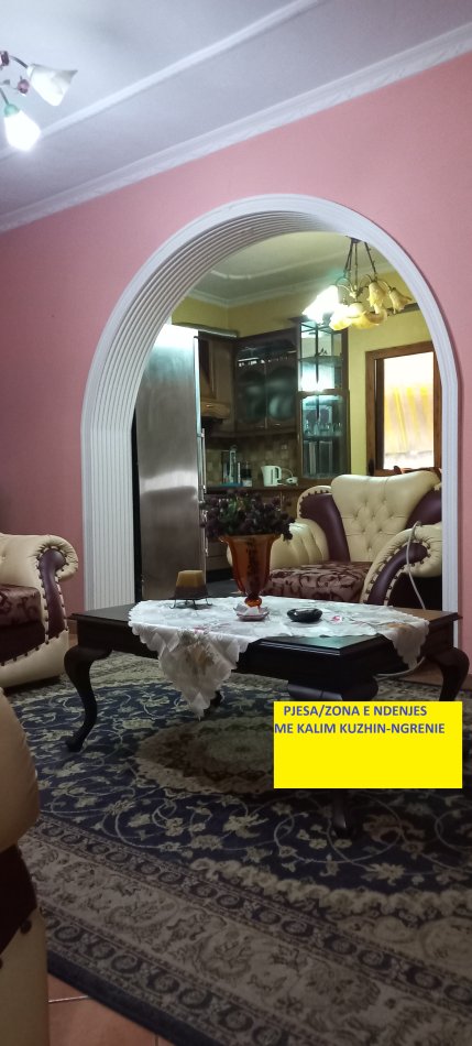 Tirane,Shitet Super-Okazion Apart bollshëm tip 3+1,kat 4,pallat ekzistus, siperfaqa 140m², Cmimi 1'000 €/m², në rr.A.Demi, tek Sh "Kushtrimi Lirisë",100m Lana/Maternitetit Ri dhe 300m nga Ura Brrylit/Unaza