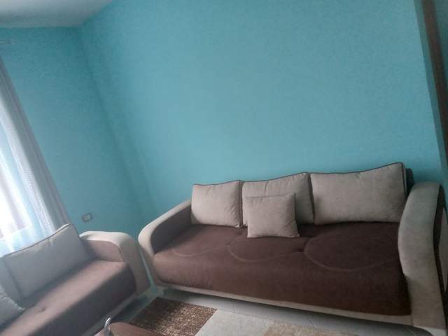 Tirane, jepet me qera Vile 1+1 Kati 1, 65 m² 300 Euro (Mbrapa Komunes se Parisit)
