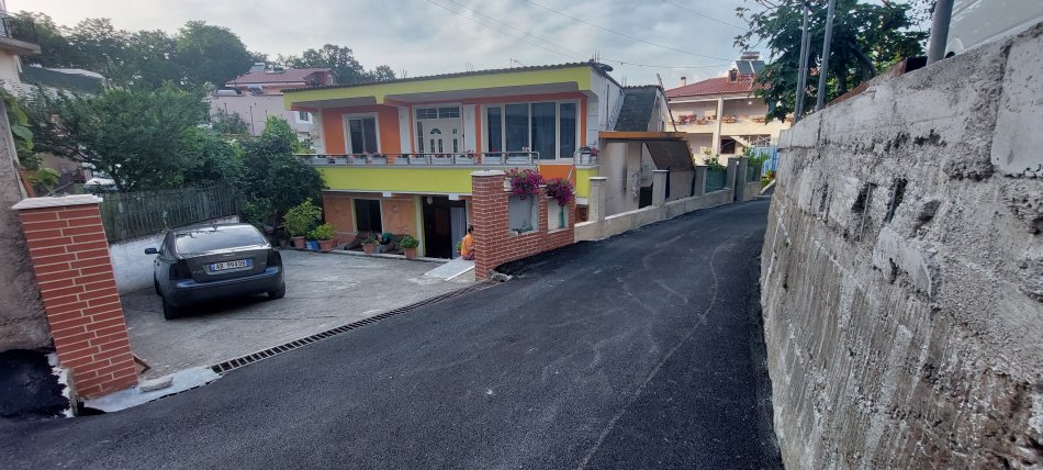 Tirane, shitet shtepi 2 Katshe , 298 m² 31.500 € (Vangjel Argjiri)
