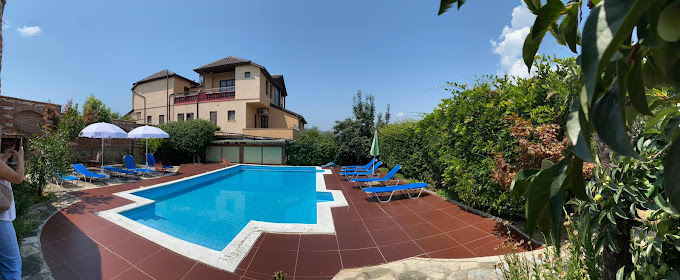 Tirane, shitet hotel Kati 3, 10.982 m² 1.500.000 € (Peze)