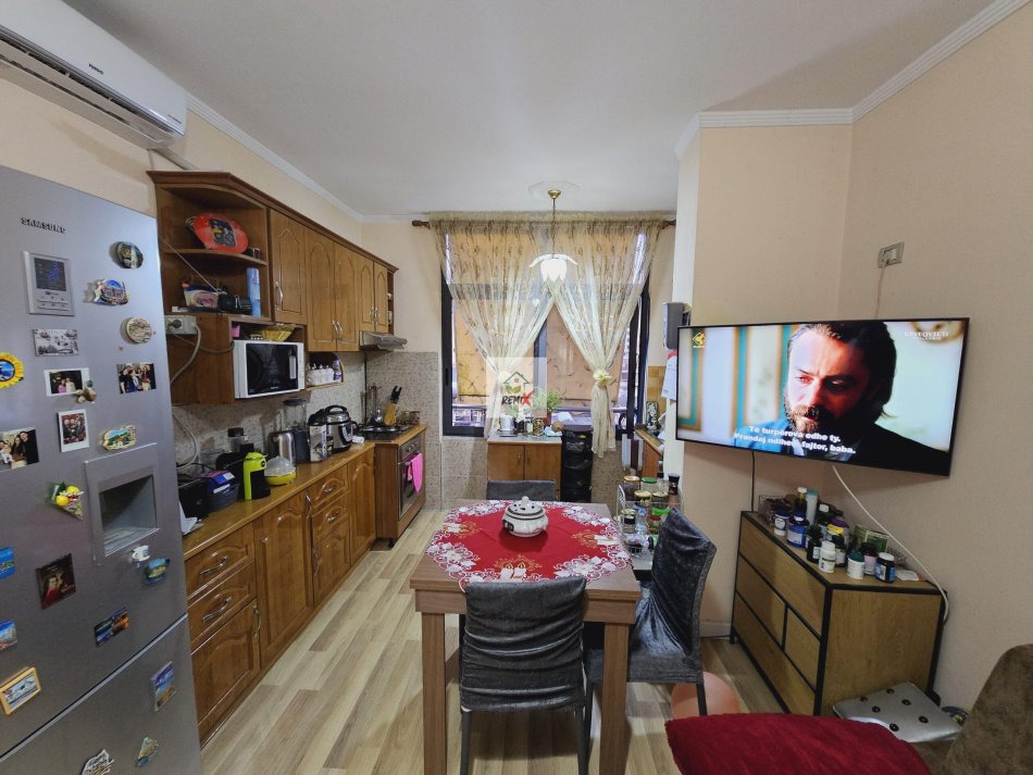 APARTAMENT 2+1+2 PER SHITJE PRANE ISH RAJONIT