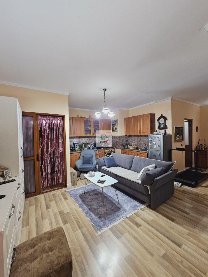 APARTAMENT 2+1+2 PER SHITJE PRANE ISH RAJONIT