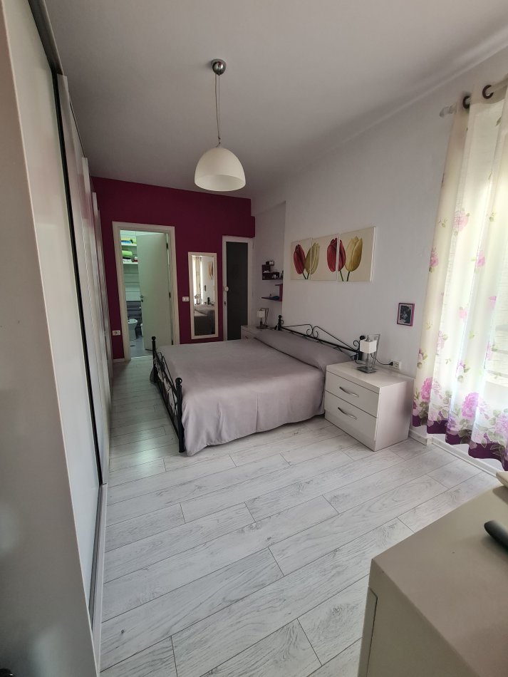 Tirane, shitet apartament 2+1+Aneks+Ballkon Kati 2, 82 m² 125.000 € 