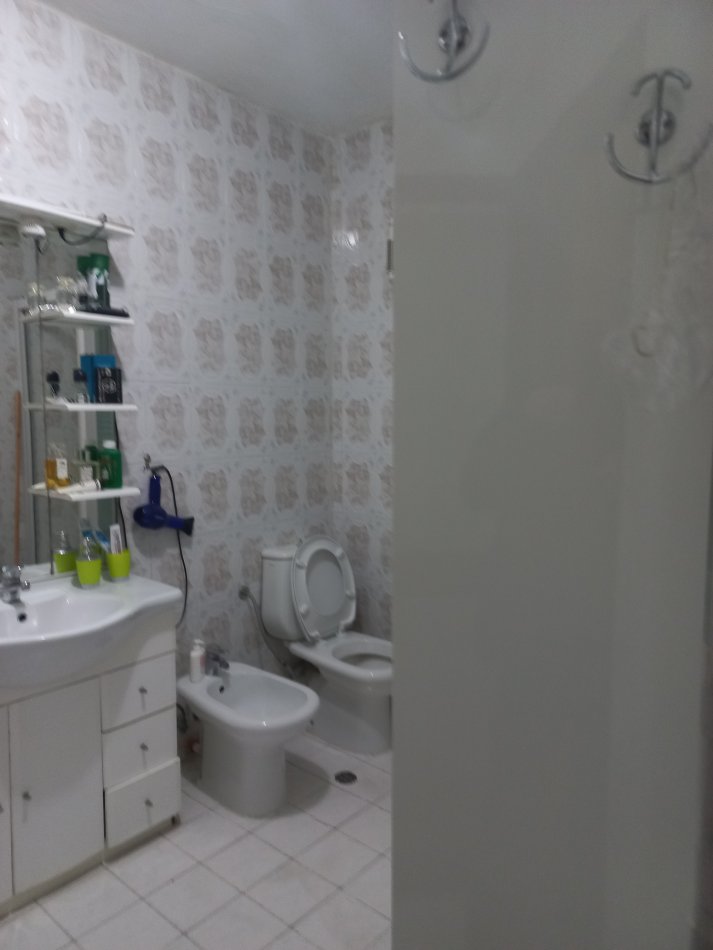 Tirane,Shitet Apartament tip 2+1+Aneks, kat 3, pallat ri 10 kate, sip.95m², Cmimi 145.000 €, në Blv.Zhan D’Ark, pranë Min. Jashtme e zyrave Avokatit Popullit, 20 m nga Lana, Brryli, 5-minuta këmbë nga qendra e Tiranës