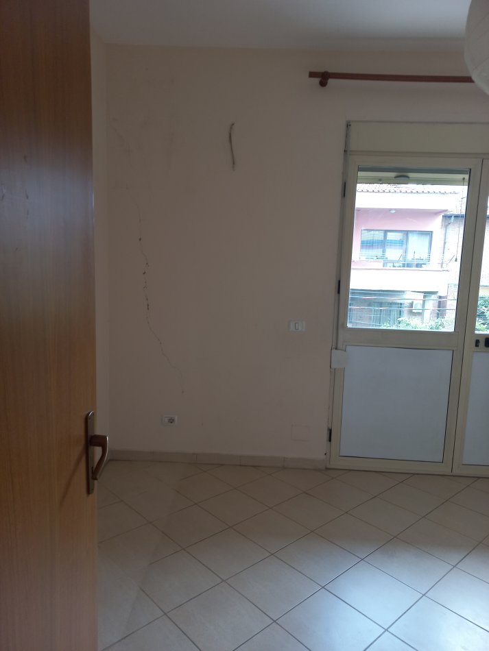 Tirane, Shitet apartament 1+1 në bulevardin Bajram Curri, Zona Ali Demi Drejtoria e Përgjithshme Policise Shtetit, Brryli Tirane