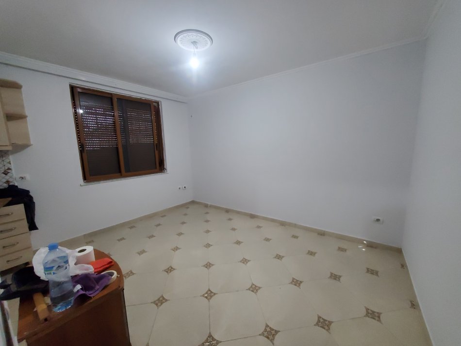 Tirane, shitet apartament 1+1, Kati 1, 55 m² 66,000 € (Rruga &quot;Aleksander Moisiu&quot;)
