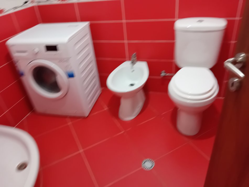 Tirane, shitet apartament 2+1 Me hipoteke. Pallat i ri me ashensor, Siperfaqe 116 m2. Cmimi 160.000 Euro)  (Astir, Rruga Teodor Keko)