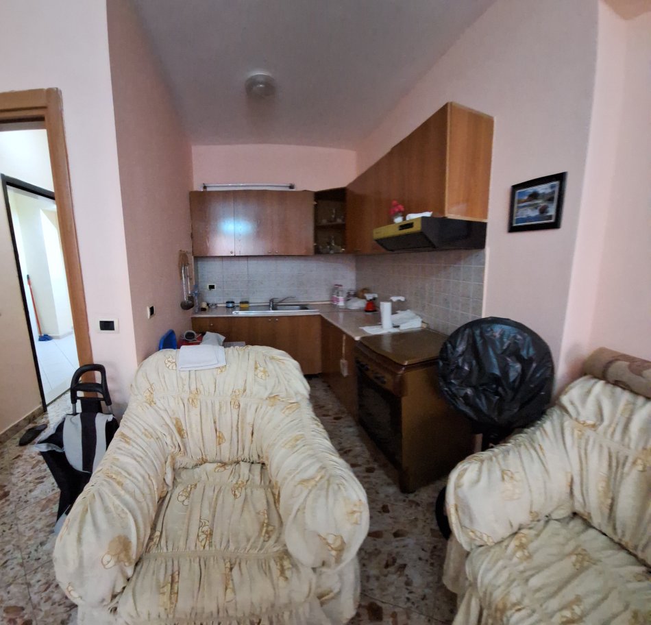 Tirane, shitet apartament 1+1+Aneks+Ballkon Kati 4, 67 m² 130.000 € (rruga e elbasanit , dega e thesarit)