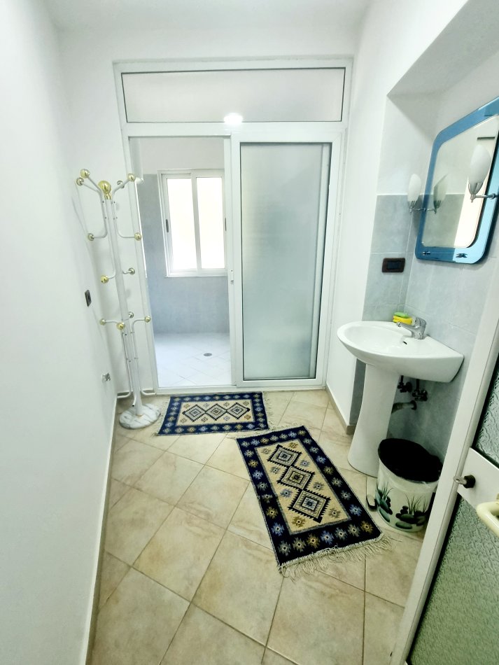 Tirane, jepet me qera apartament 2+1+Aneks Kati 2, 110 m² 490 € (Brryli, Drejtoria E Policise se Pergjithshme, Shkolla Ali Demi)