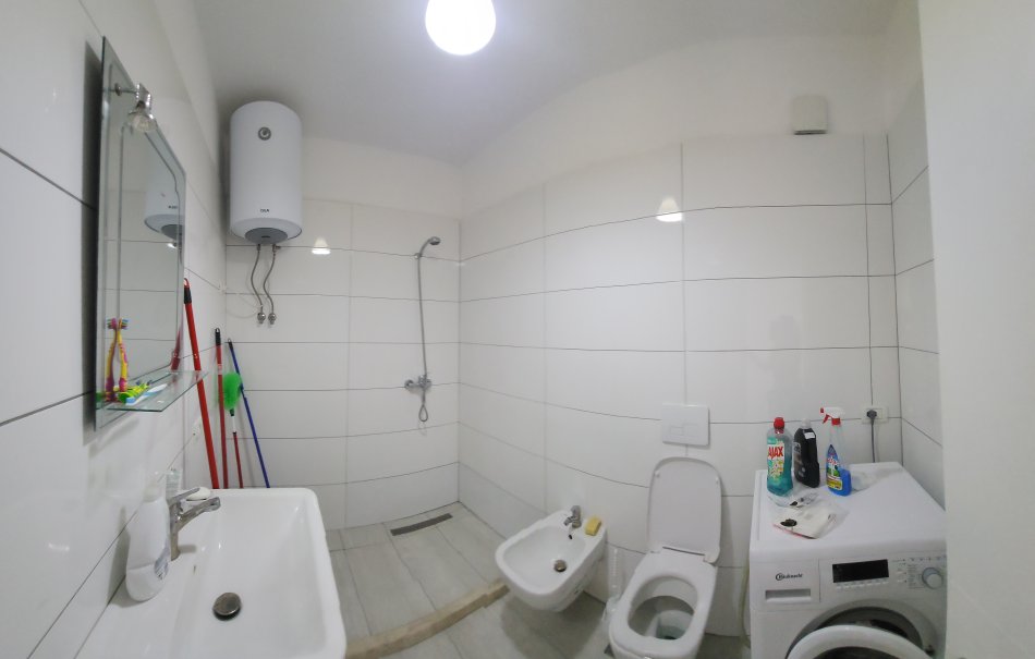 Tirane, jepet me qera apartament 90m² ne afersi te kristalit  450 € (Kristal)