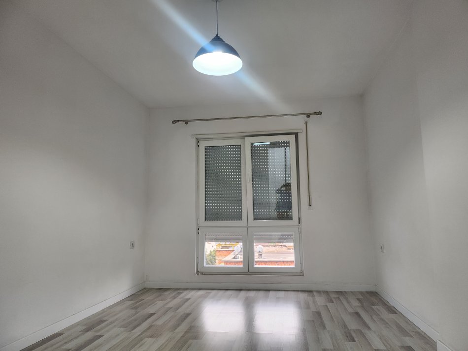 Tirane, jepet me qira Kati 7, 105 m² (Hoxha Tahsim)