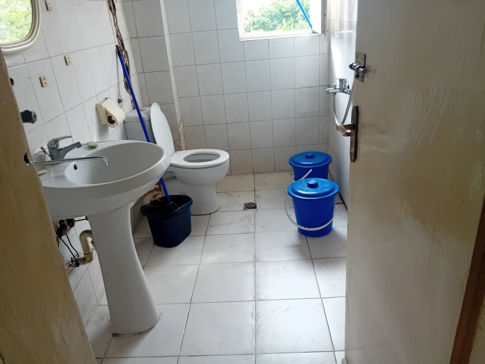 Tirane, Shitet Apartament 2+1me Hipoteke. Sip 70 m2. Rruga Asim Vokshi. Tirane. Afer Harri Fulls.   Cmimi 112.000 Euro i disk..