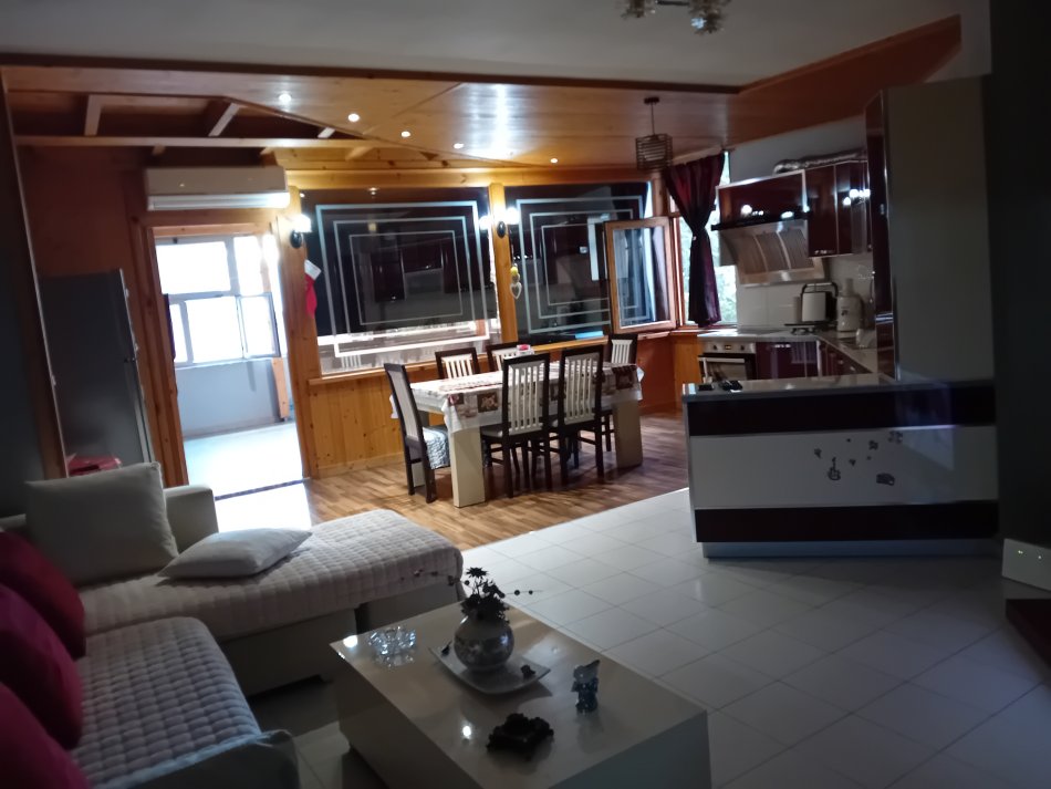 Tirane, Shitet Apt 2+1+2  Sip 171 m². Me Hipotek. Sip Apartamentit 106 m2 + verand 65 m2. Cmimi 149.500 Euro. ( Yzberisht afer Nela 6)