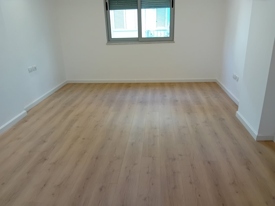 Tirane, shitet apartament 2+1 , 104 m² (Kodra e Diellit. Rr Rrapo Hekali. Shitet Apartament 2+1 me Hipotek. Sip 104 m2. Cmimi 170.000 Euro.)