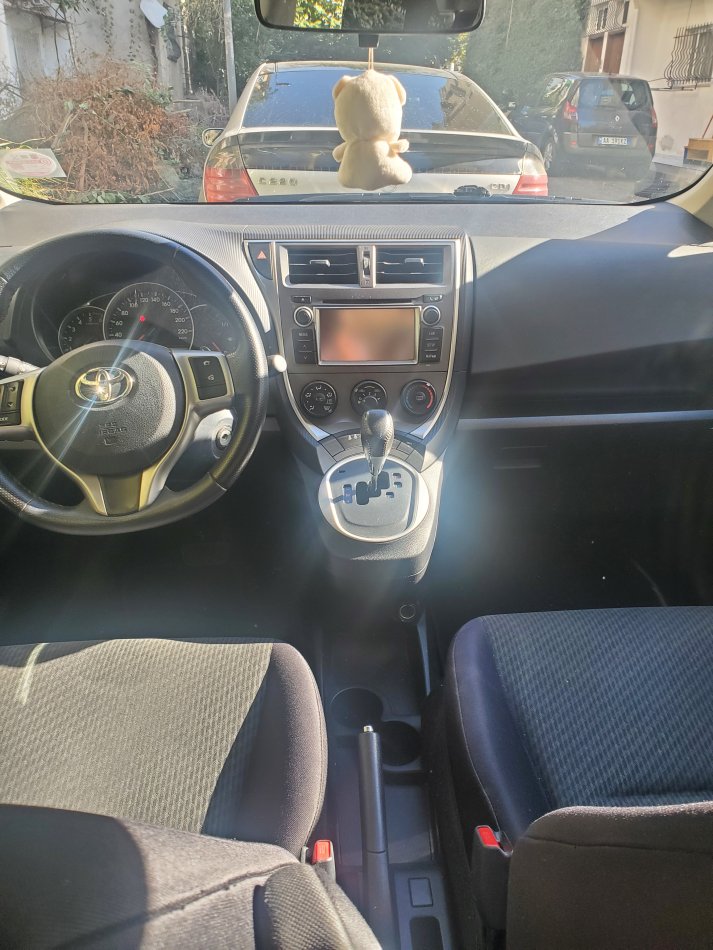 Tirane, shes Toyota Verso S 1.4 Nafte gri e erret automatik Kondicioner 160.000 km