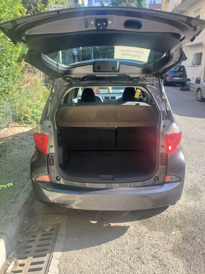 Tirane, shes Toyota Verso S 1.4 Nafte gri e erret automatik Kondicioner 160.000 km