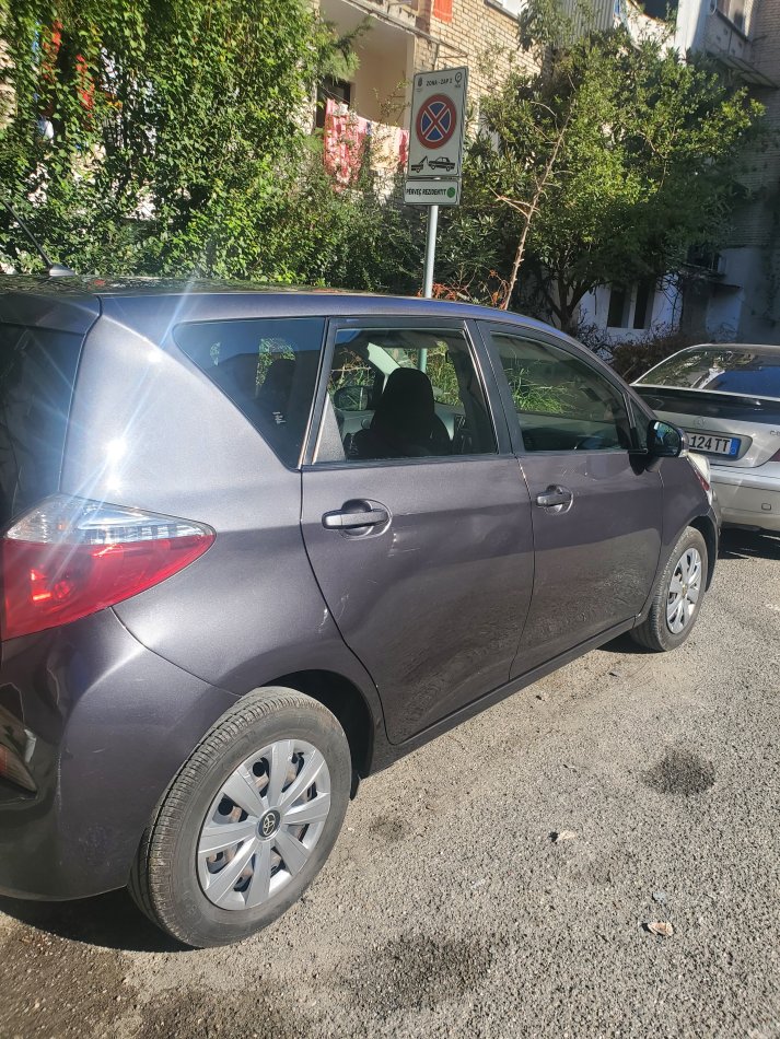 Tirane, shes Toyota Verso S 1.4 Nafte gri e erret automatik Kondicioner 160.000 km