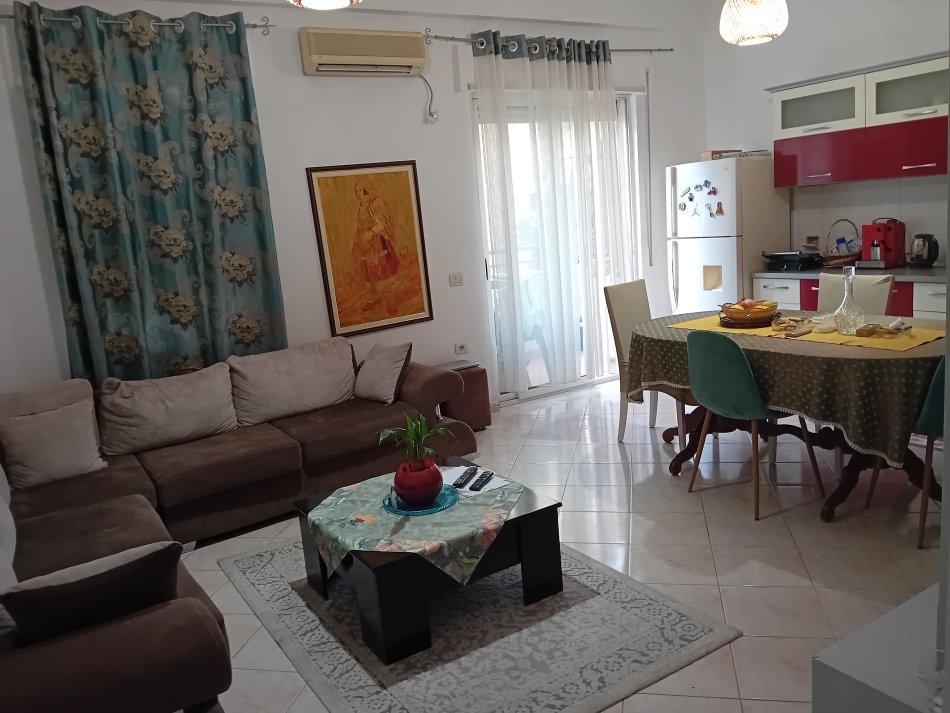 Tirane, Shitet Apartament 2+1 me Hipoteke. Sip 95 m2. Cmimi 180.000 Euro i disk. (Kodra e Diellit. Rruga Bill Klinton).