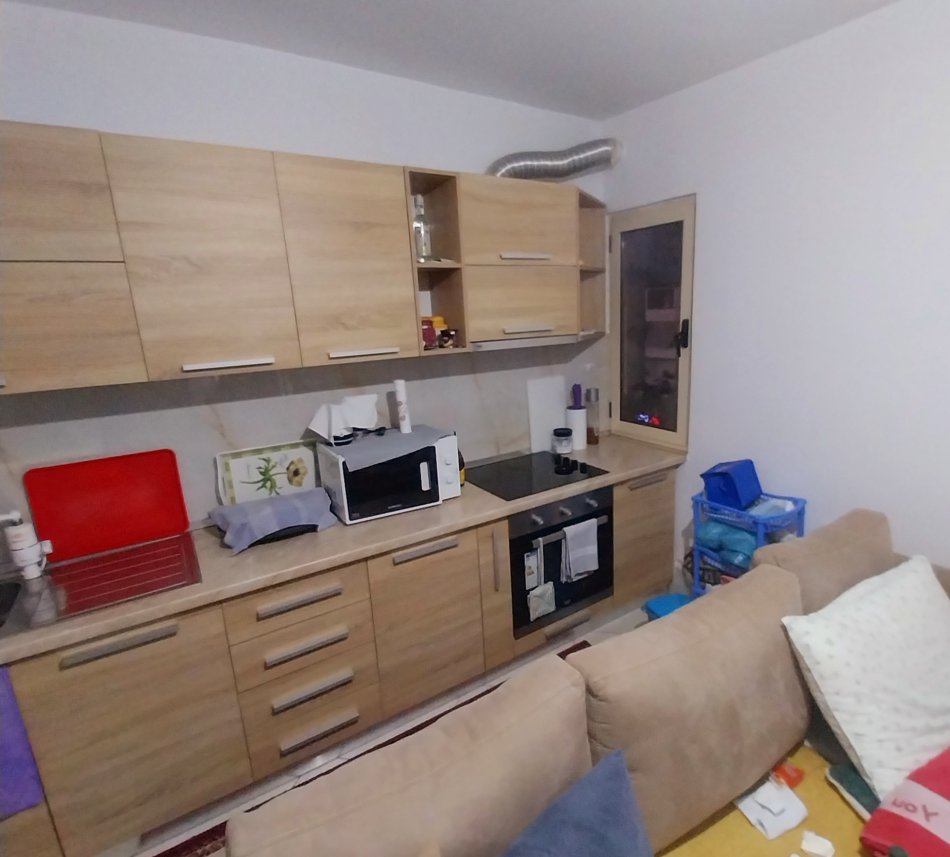 Tirane, jepet me qera apartament 2+1+Aneks+Ballkon Kati 5, Sip 78 m². Çmimi 500€/muaj i negocjushëm (Rruga Myslym Shyrri)