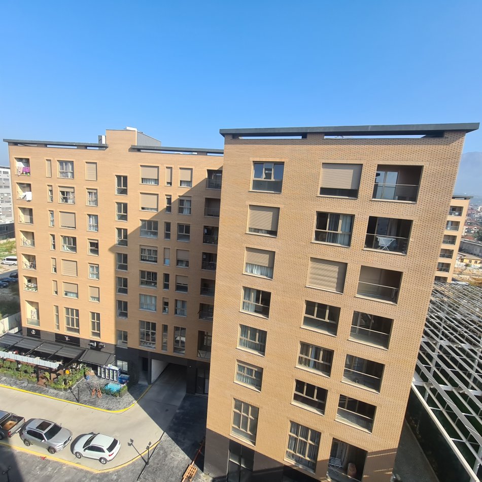 Tirane, shes apartament 2+1+Ballkon Kati 2, 96 m² 163000 € (Xhanfize Keko)