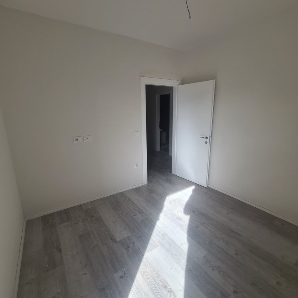 Golden Park 3, shes 2+1+Ballkon Kati 7, 105 m2 (Spitali Amerikan 3)