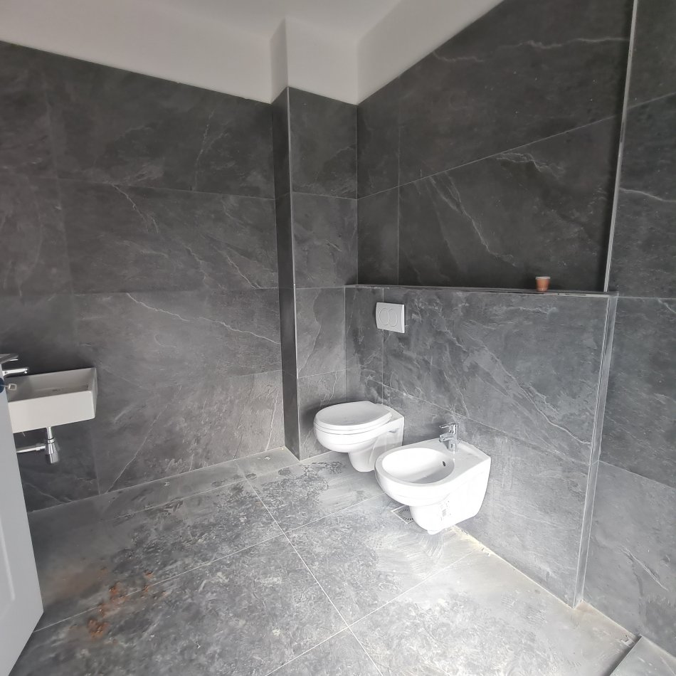 Tirane, jepet me qera apartament 2+1+Ballkon Kati 2, 106 m² 500 € (BULEVARDI I RI)