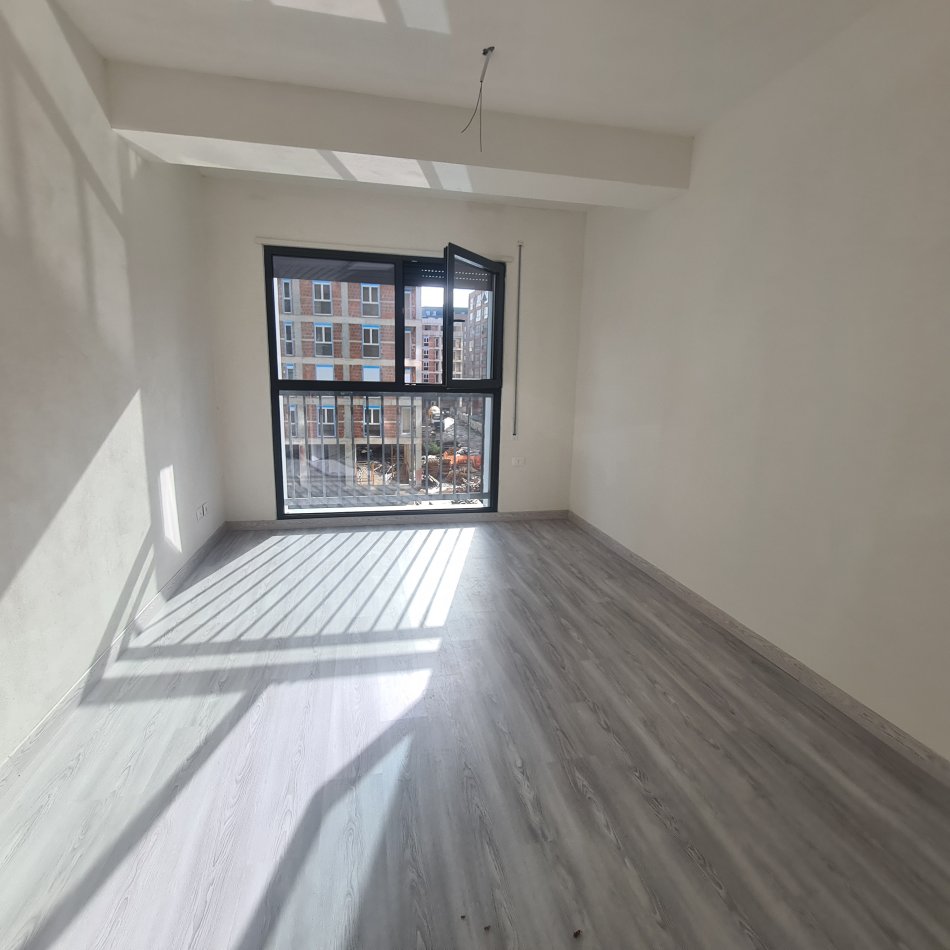 Tirane, jepet me qera apartament 2+1+Ballkon Kati 2, 106 m² 500 € (BULEVARDI I RI)