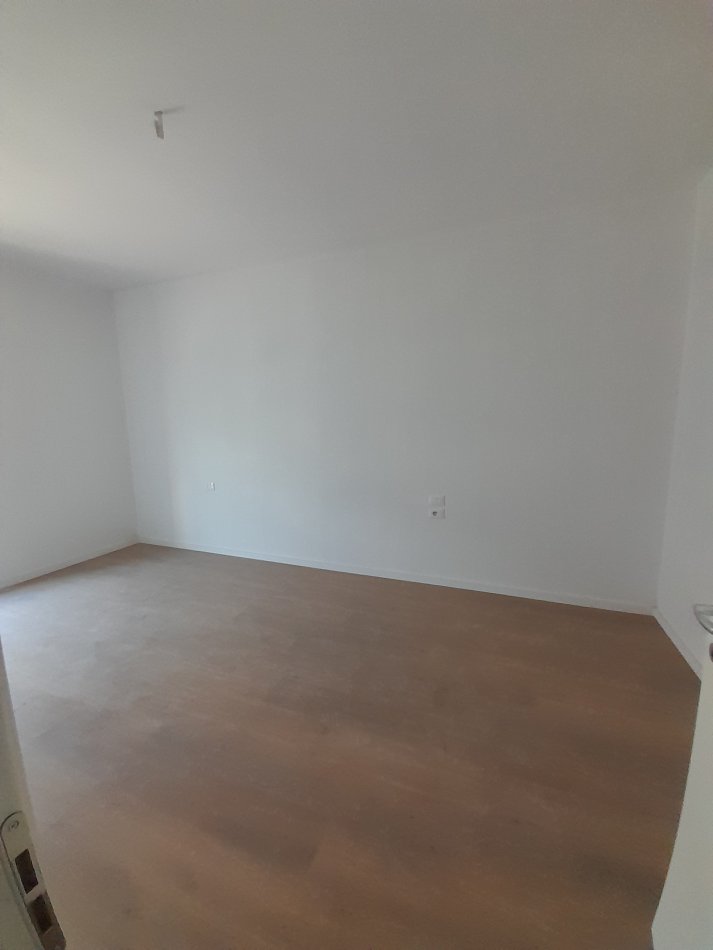 Tirane, shitet apartament 2+1+Ballkon Kati 3, 110 m² 176.000 € (Rruga Don Bosko/Pranë Gjykatës Administrative)