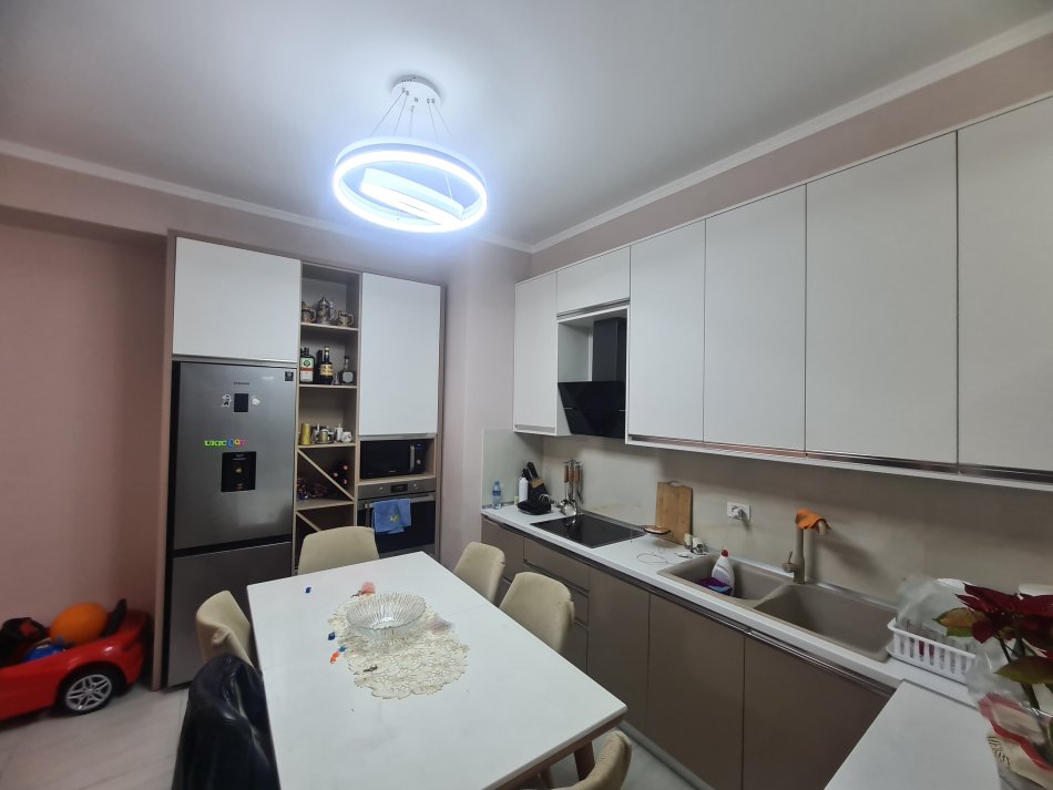 Tirane, jepet me qera apartament 2+1+Ballkon Kati 2, 87 m² 460 € (KOMPLEKSI MANGALEM)