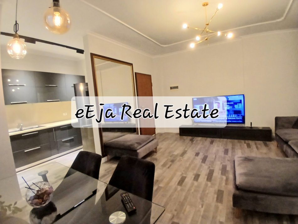 Tirane, shitet apartament 2+1+Ballkon Kati 4, 102 m² 250.000 € (Eduar mano)