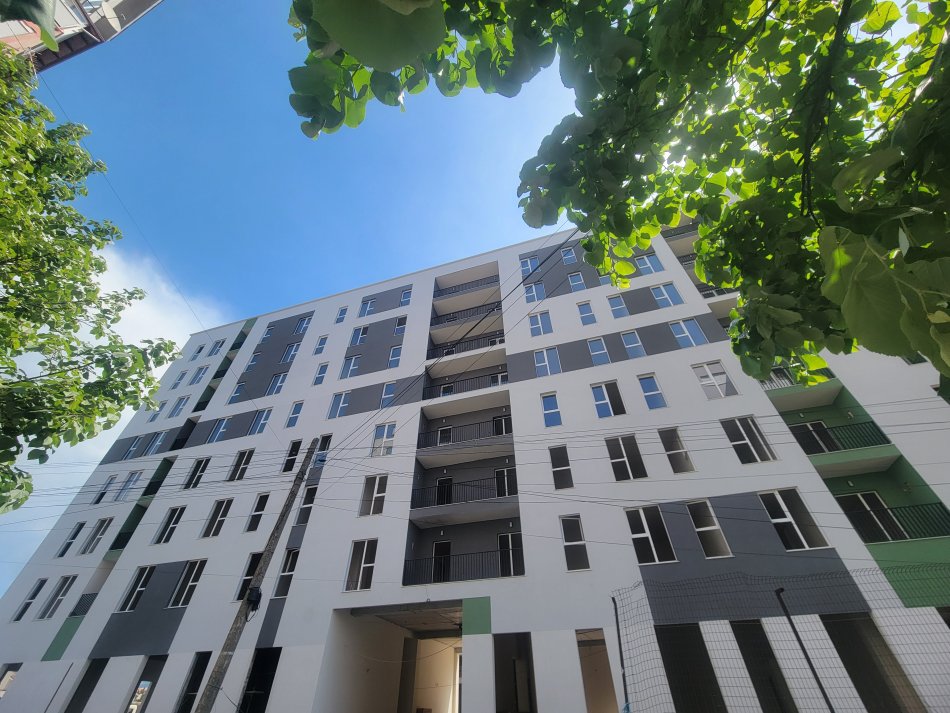 Tirane, shitet apartament 2+1+Ballkon Kati 2, 95 m² 132.000 € (29 nentori)