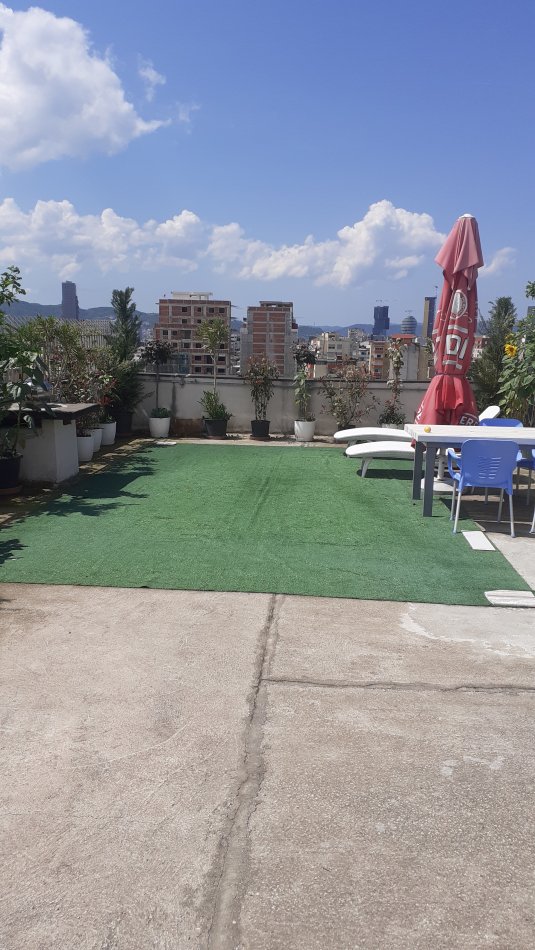 Tirane, shitet apartament 3+1+2 + Ballkon, Kati 5, me shensor.